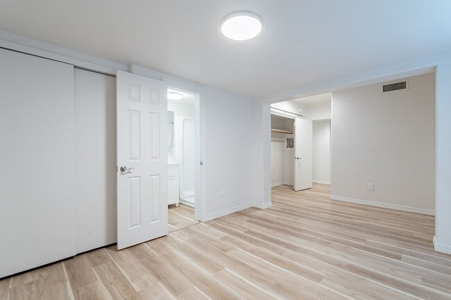 920 E Elm St