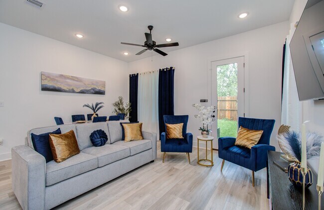 Photo - 1616 Benson St