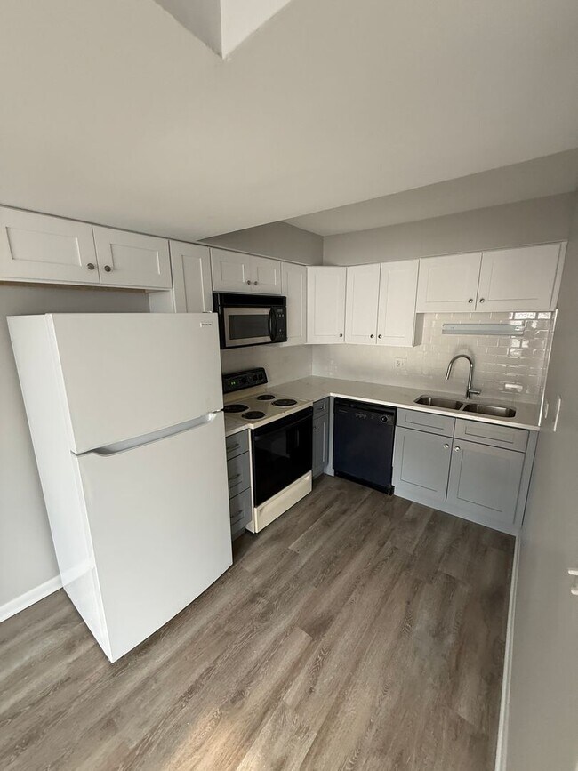 Photo - 744 W Gordon Terrace Unit 301