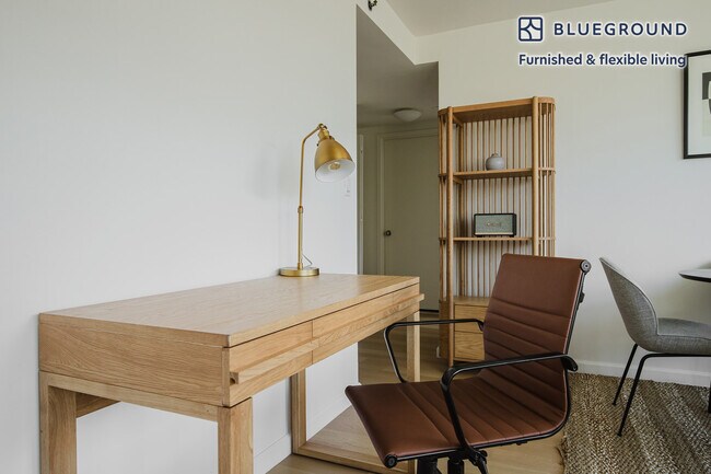 180 W 20th St Unit SI FL14-ID1859