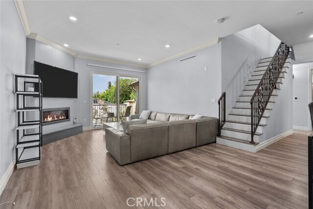 Photo - 201 N Reese Pl Unidad 203