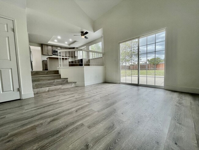 Photo - 2821 Bellflower Dr