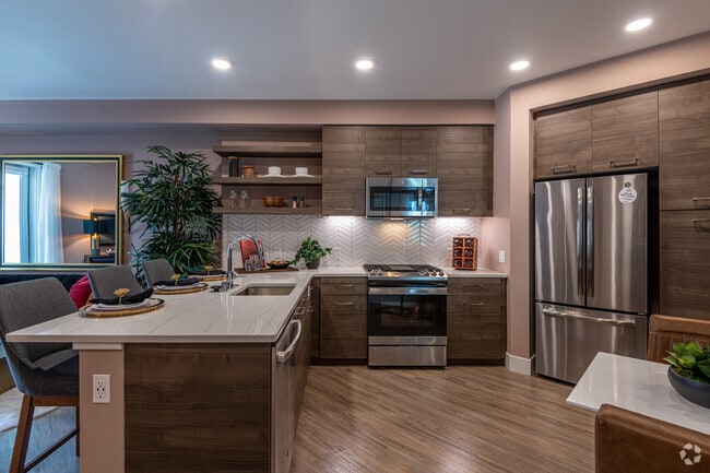 1 BR, 1 BA – 689 SF - Savoy