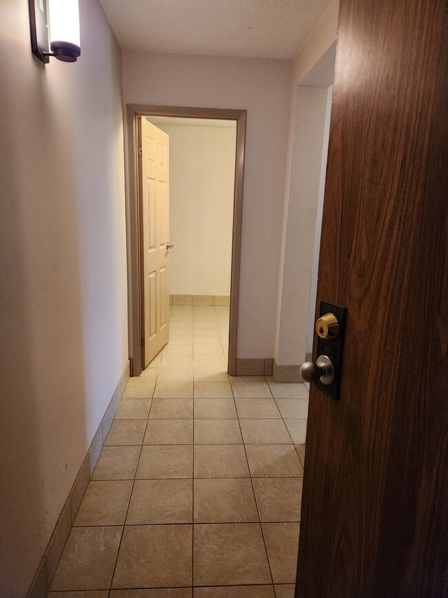 Building Photo - 1700 University Ave W Unit 301