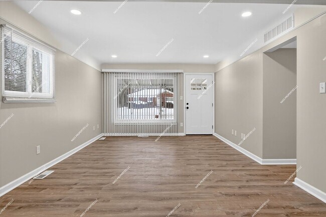 Photo - 28555 Stuart Ave