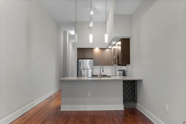 Building Photo - 22 E Broad St Unit 202 Rental
