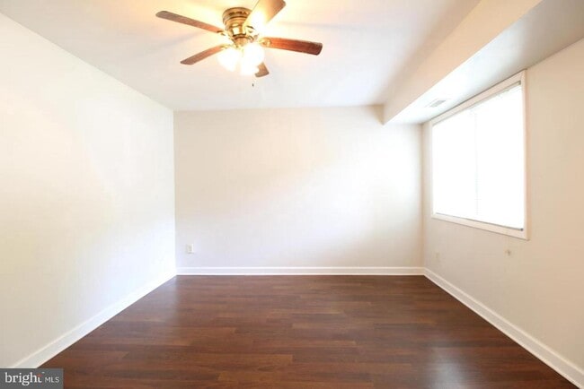 Photo - 3123 Sayre Dr