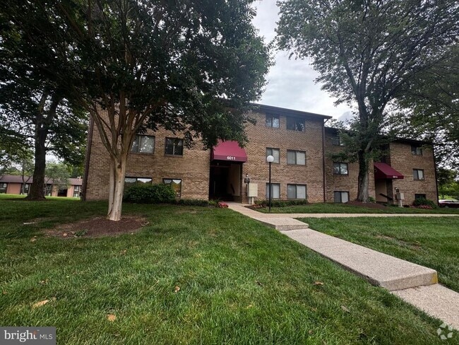 Building Photo - 6011 Majors Ln Unit 6 A6 Rental