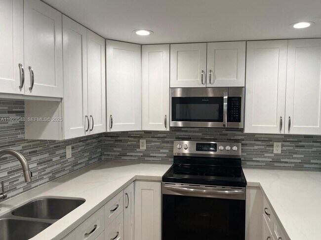 Photo - 9421 Evergreen Pl Unidad 107