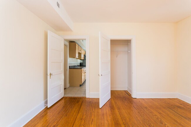 Photo - 412 W Marshall St Unit 1