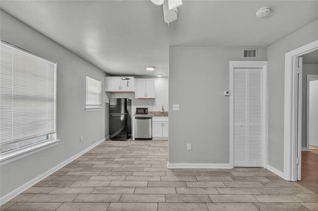 Photo - 901 Parmer Ave Unit 6