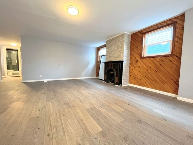 Photo - 159 Dearborn St Unit Lower