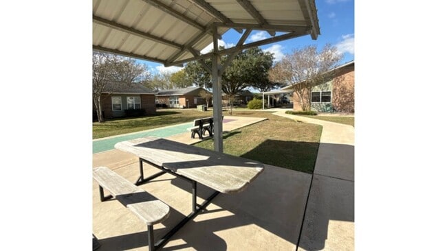 Photo - 400 Austin Rd