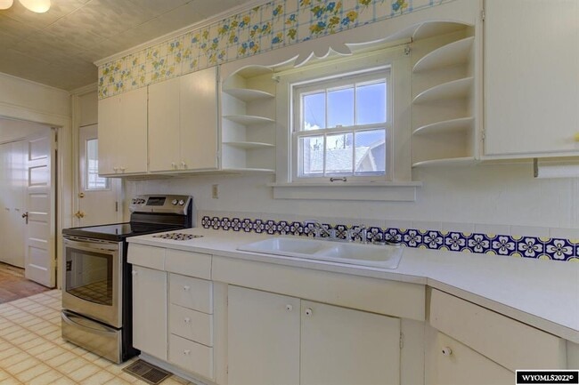 Photo - 205 W 13th St