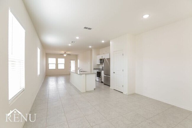 Photo - 18443 Conquistador Dr