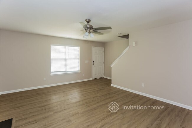 Photo - 545 Havenbrook Way NW