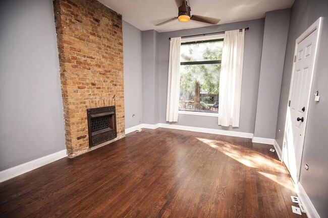 Photo - 1341 N Artesian Ave Unit 1