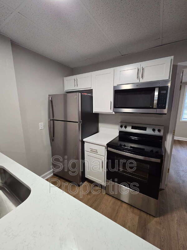 Photo - 773 Long Point Rd Unit 3