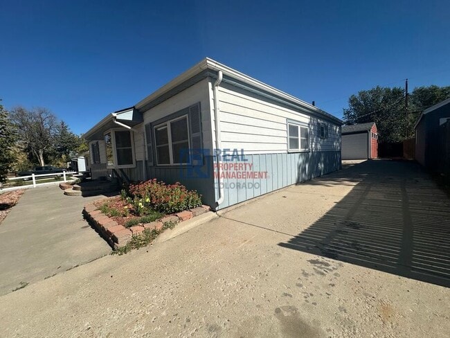 Photo - 796 Kenton St
