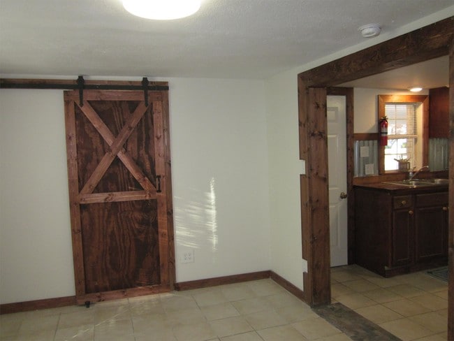 Photo - 121 N Hamilton St