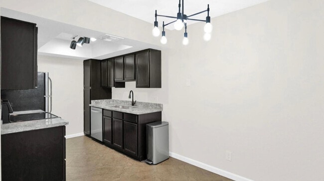 Building Photo - 7350 N Vía Paseo Del Sur Unit Apt M205