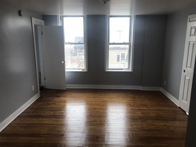 Photo - 1714 W 46th St