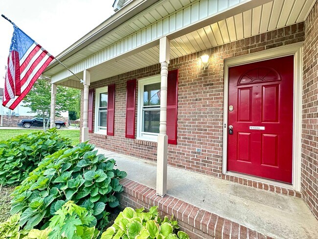 Photo - 642 Gardendale Ln