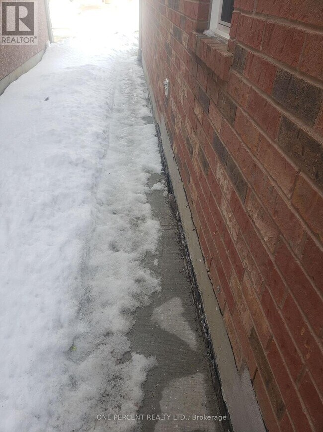 Photo - 1445 Cordick St