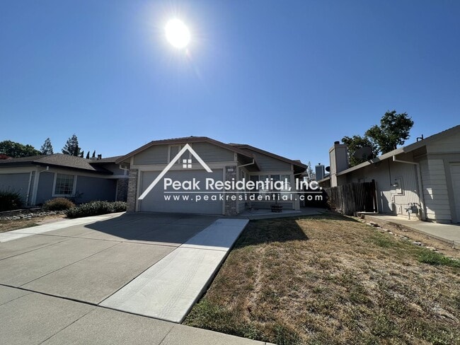 Building Photo - Charming 3 bd/2 ba Elk Grove Home!