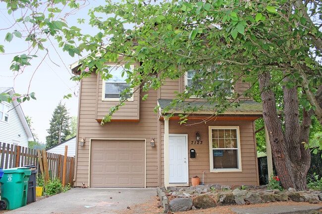 Photo - 4 Bed, 2.5 Bath Modern Construction House in South Tabor