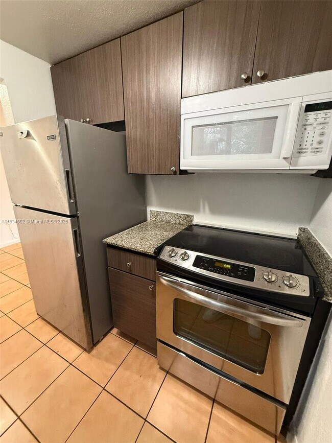 Photo - 180 NE 71st St Unidad 5