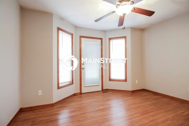 4 Bedroom Pet-Friendly Home in Kearney, MO with Main Street Renewal