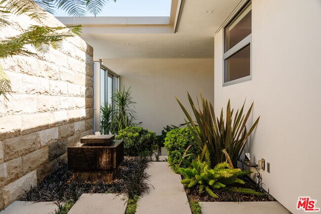 3642 Beverly Ridge Dr