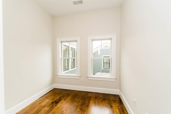 Photo - 121 Columbia St Unidad 3