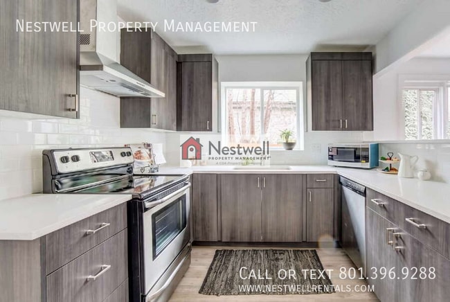 Photo - 2689 Highland Dr