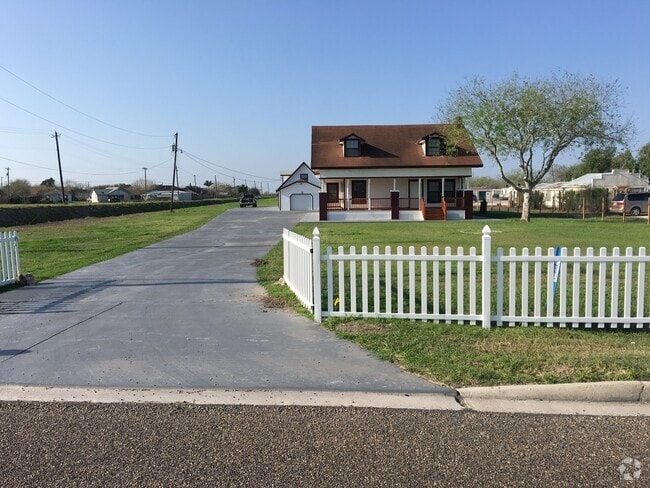 Building Photo - 1601 W Expressway 83 Rental