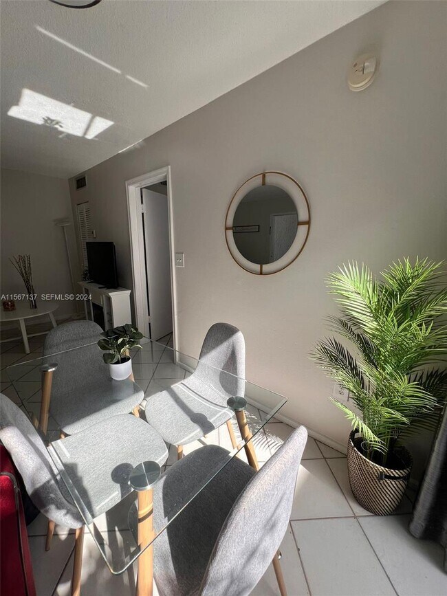 Photo - 753 Michigan Ave Unit 3C