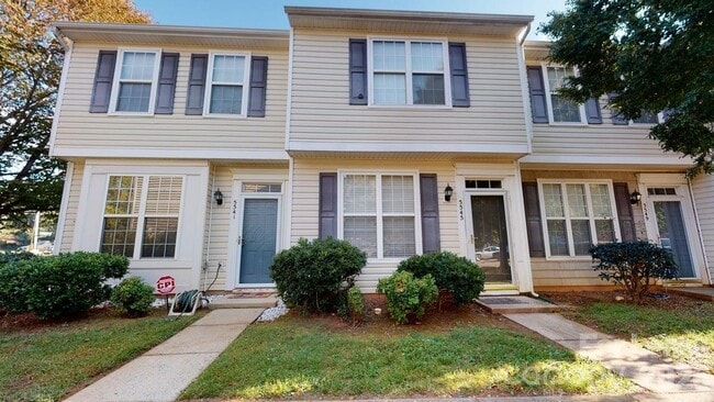 Building Photo - 5545 Seths Dr