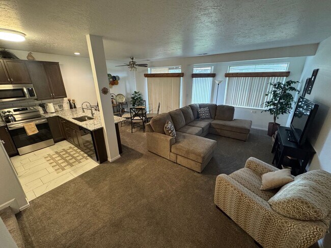 Photo - Beautiful Furnished 2 Bedroom Home on Golf Course!!