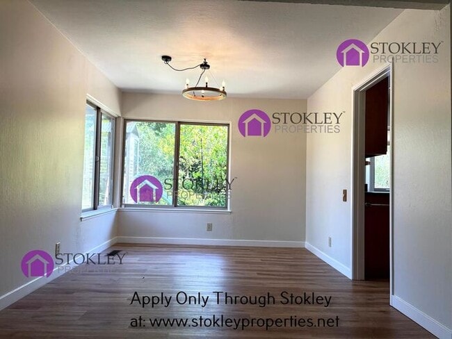 Photo - 622 Sutton Ct