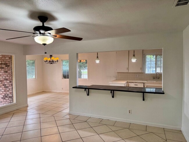 Photo - 2025 CA-140 Unit House