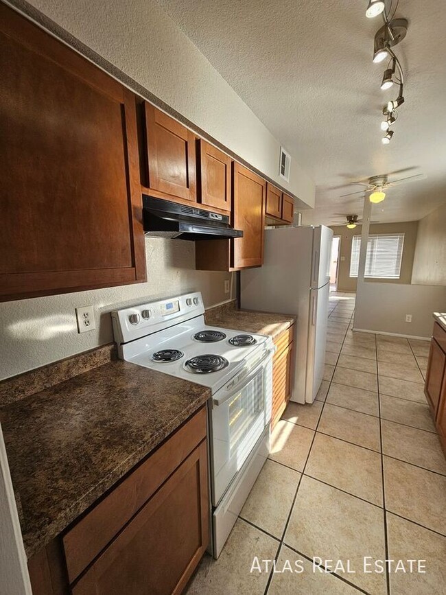 2 Bedroom 1 Bath in Mesa Move in Today! - 2 Bedroom 1 Bath in Mesa Move in Today! Apartment Unit 1