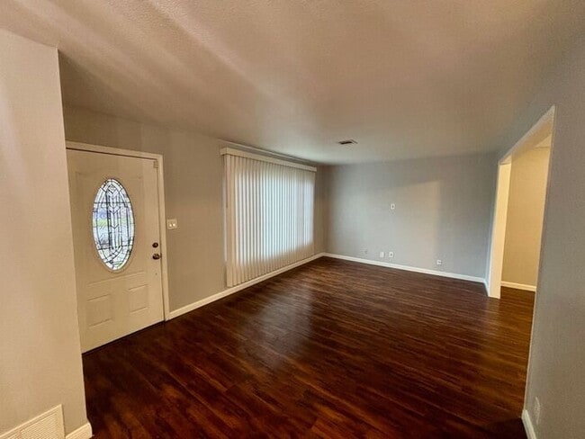 Photo - 3+ Bed 2 Bath House in Richmond -- AVAILABLE NOW !!