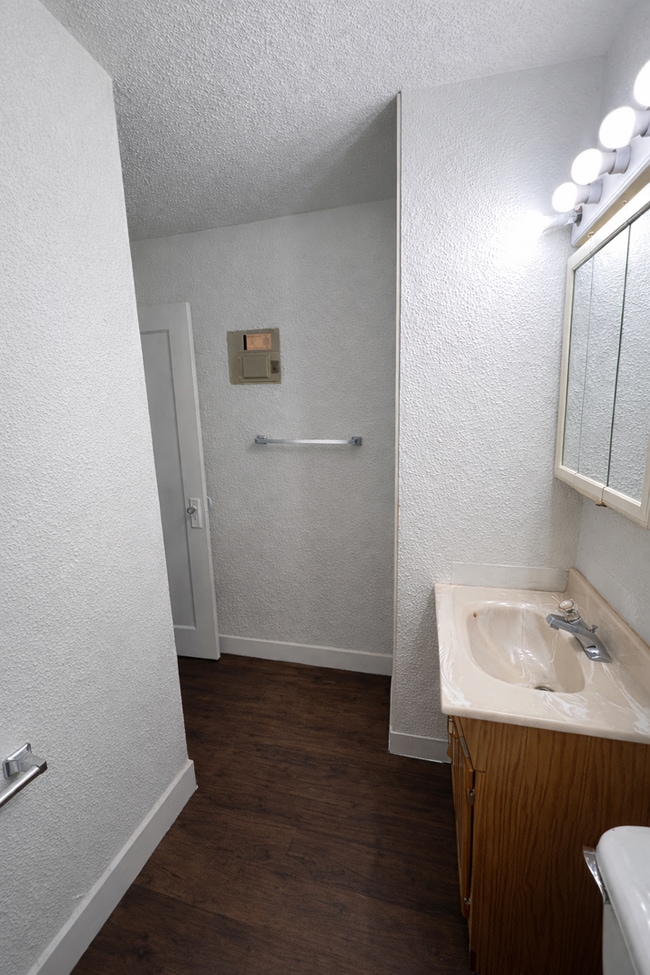 Photo - One bedroom - Midtown