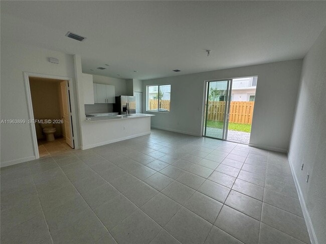 Photo - 738 SE 13th Ct