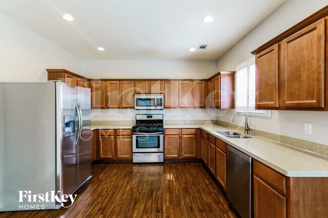 Photo - 2439 White Alder Dr NE