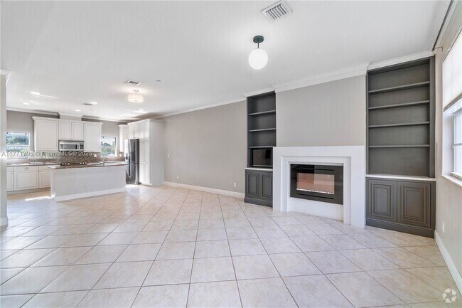 Building Photo - 407 SE 13th St Rental
