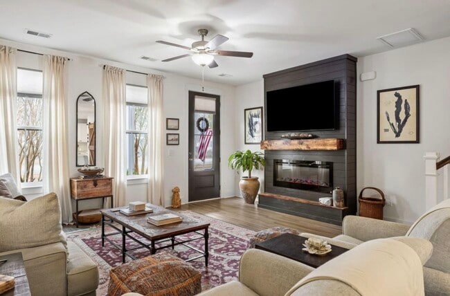 Photo - 267 Summers Dr