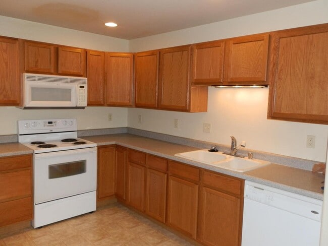 Photo - *** Very Nice Apartment - 3Bed 2Bath ***