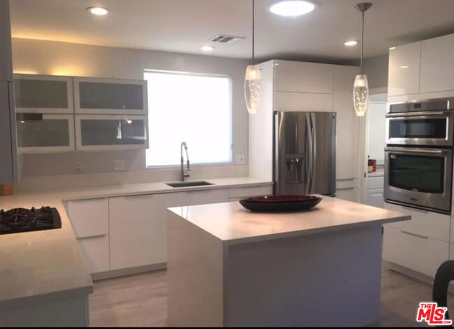 Photo - 4922 Genevieve Ave